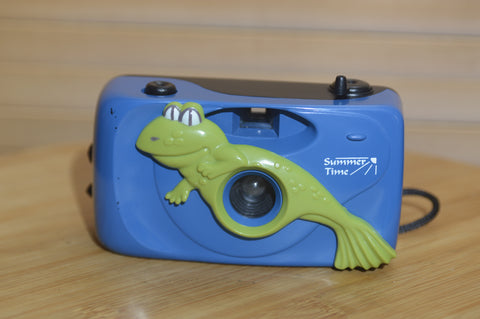 Vintage Frog 35mm Compact Novelty Camera.