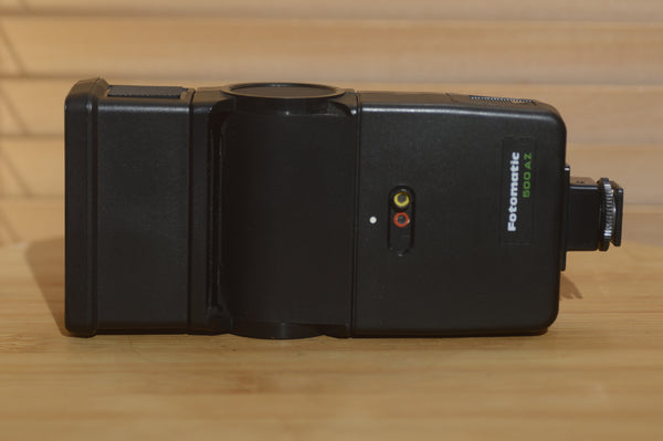 Fotomatic 500 AZ Adjustable bounce flash - Universal so compatible with Canon, Nikon, Olympus, Pentax. - Rewind Cameras 