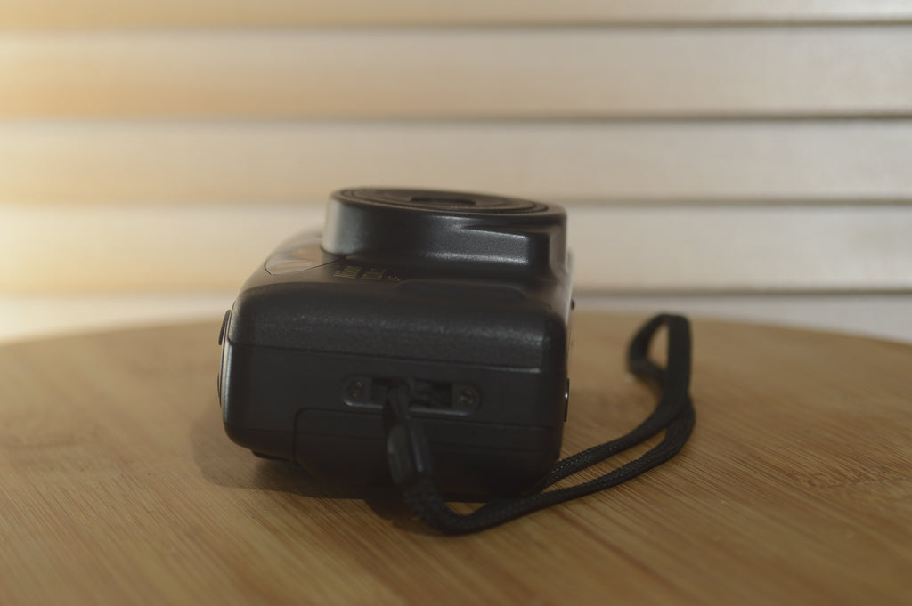 Vintage Nikon Zoom 500 AF 35mm Compact Camera. Fantastic Point and Sho ...