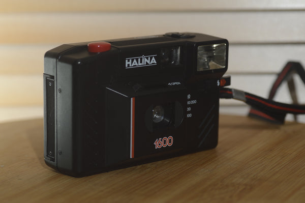 Halina 1600 Auto Focus 35mm point and shoot compact camera. - RewindCameras quality vintage cameras, fully tested and serviced