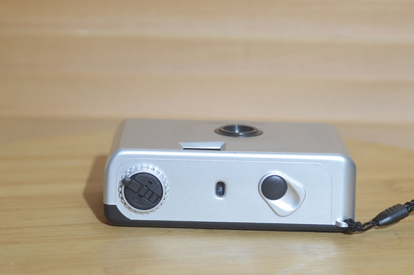 Silver 35mm Point and Shoot Camera with Case. Great for beginners or travelling Photography.