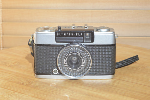 Beautiful Olympus Pen EE3 Half Frame Camera with Hand Strap. 72 shots from a 36 roll!
