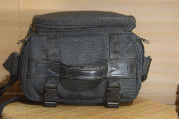 Vintage Minolta Medium Black padded camera bag. Perfect for photo shoots. Large space for all your needs
