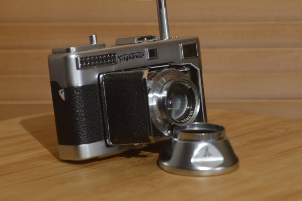 Beautiful Voigtlander Vitessa 35mm Rangefinder. (barndoor)With Case, Lens Hood, Filter and Strap - Rewind Cameras 