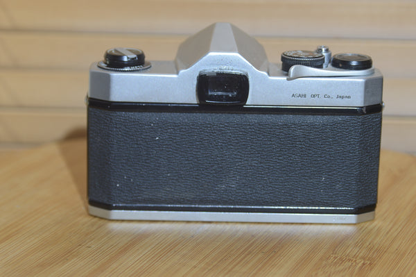 Asahi Spotmatic SP 35mm SLR Camera. Body Alone. In Good Condition.