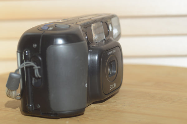 Vintage Fuji DL-190 Zoom 35mm Compact Camera. Ideal Compact Camera - RewindCameras quality vintage cameras, fully tested and serviced
