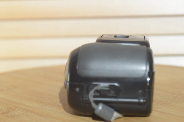 Vintage Fuji DL-190 Zoom 35mm Compact Camera. Ideal Compact Camera - RewindCameras quality vintage cameras, fully tested and serviced