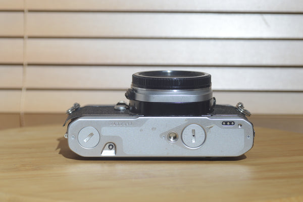 Pentax Me Super clear LED light meter system. Good condition for its age with a few age related marks