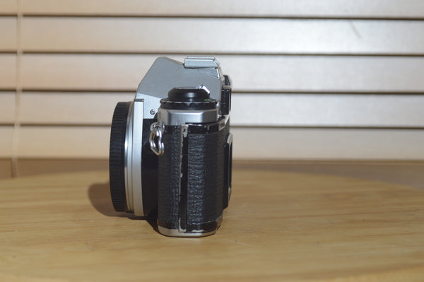 Pentax Me Super clear LED light meter system. Good condition for its age with a few age related marks