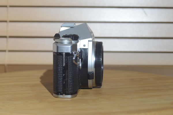 Pentax Me Super clear LED light meter system. Good condition for its age with a few age related marks