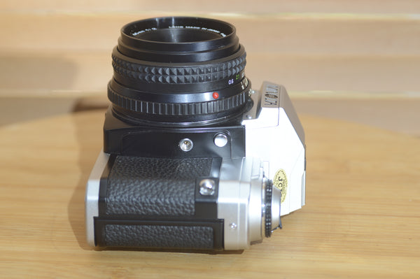 Vintage Near Mint Minolta X-370 with Minolta 50mm f1.7 lens and case. Fantastic beginner camera
