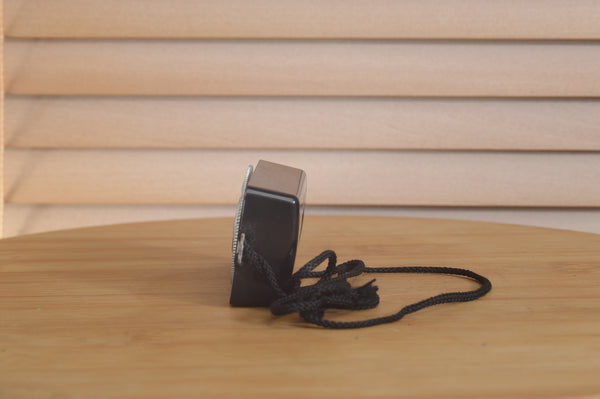 Jonan-Mini Exposure Meter with a few age related marks. Perfect for tricky light situations
