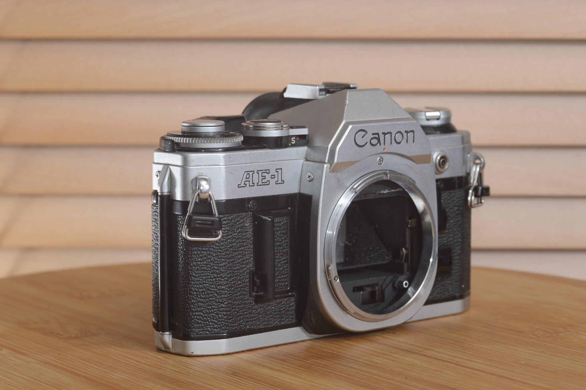 Canon AE1 Classic SLR camera in great condition – Rewind Cameras Canon AE1 Classic SLR camera in great condition – Rewind Cameras