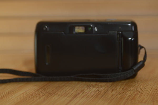Boots 501 AF 35mm Compact Camera with Case. Great point and shoot for all occasions - Rewind Cameras 