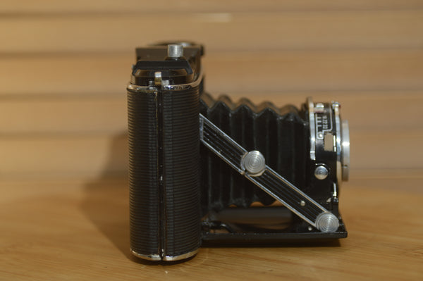 Beautiful Agfa Isolette Anastigmat Jgestar 120mm 6X6 Folding camera with Case. What an Extraordinary piece of history! - Rewind Cameras 