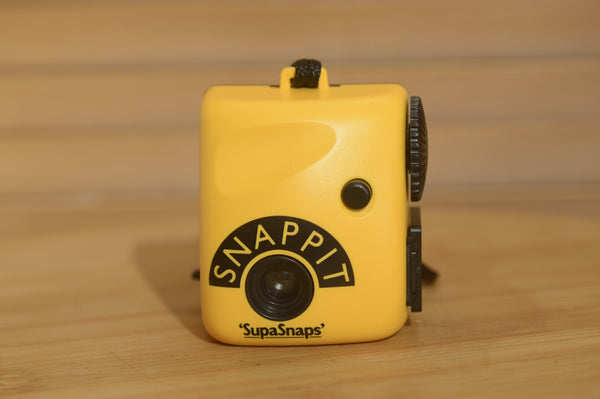 Snappit Supa Snaps 126mm Novelty Film Camera with Unopened expired film. Great Collectors item. - Rewind Cameras 