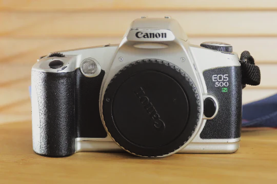 Beautiful Canon Eos 500N Camera body and Canon EOS Strap. Superb condition