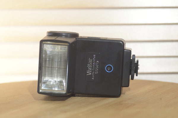 Boxed Vivitar 550FD C/R Auto Thyristor Flash. Dedicated for Canon and Ricoh SLRs.