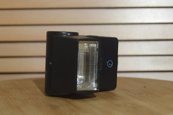 Boxed Vivitar 550FD C/R Auto Thyristor Flash. Dedicated for Canon and Ricoh SLRs.