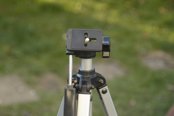 Beautiful Vintage CU-14B Tripod. With 3 Extension Settings. A Perfect addition to any level of photographer - RewindCameras quality vintage cameras, fully tested and serviced