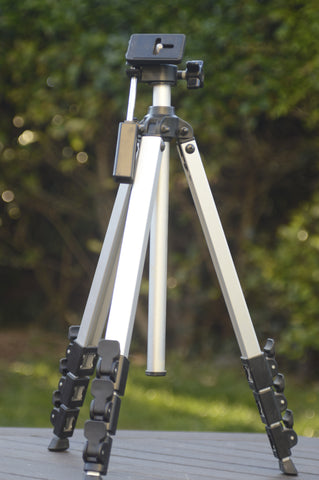 Beautiful Vintage CU-14B Tripod. With 3 Extension Settings. A Perfect addition to any level of photographer - RewindCameras quality vintage cameras, fully tested and serviced