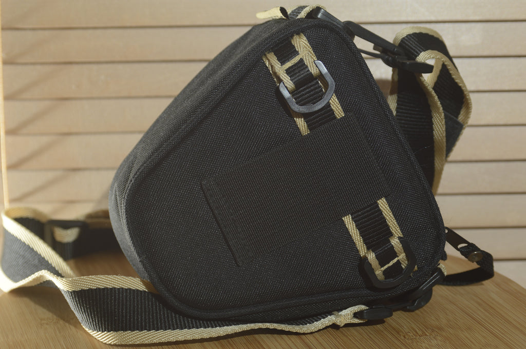 Jessops padded Snug fit Camera Case. Perfect for carrying your camera ...