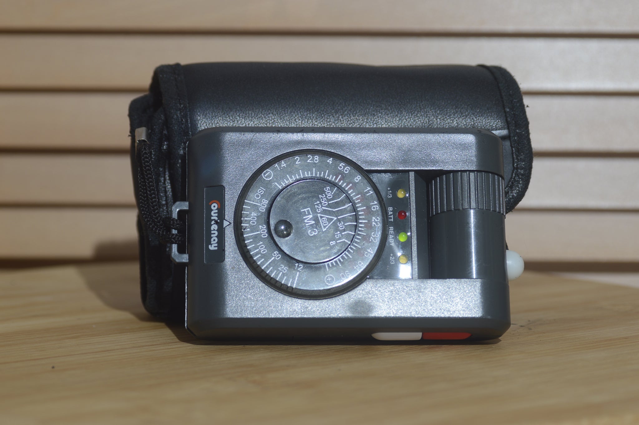 Beautiful Courtenay Flashmaster 2/3 Flash meter with dedicated case. Tested and working perfectly. - RewindCameras quality vintage cameras, fully tested and serviced