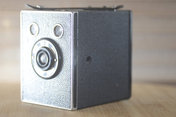 Retro Kodak Six-20 Brownie Junior Super. A great piece of film history. - RewindCameras quality vintage cameras, fully tested and serviced