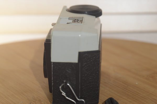 Kodak Instamatic 25 Camera. Super cute retro camera - RewindCameras quality vintage cameras, fully tested and serviced