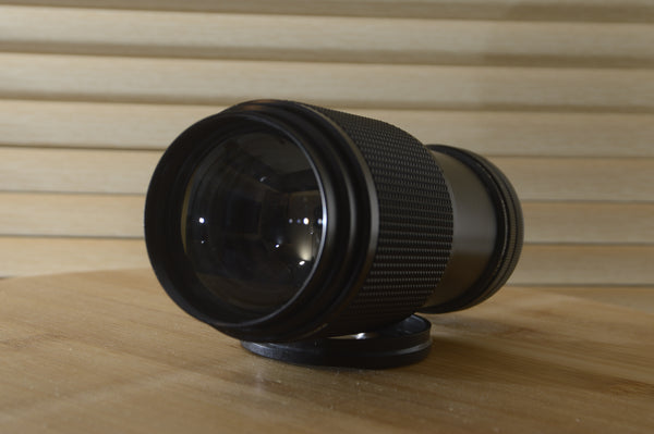 Vivitar FD fit 80-200mm f4.5 MC Zoom lens. A lovely piece of glass, perfect for wildlife photography. Add to your Vintage Canon kit - RewindCameras quality vintage cameras, fully tested and s