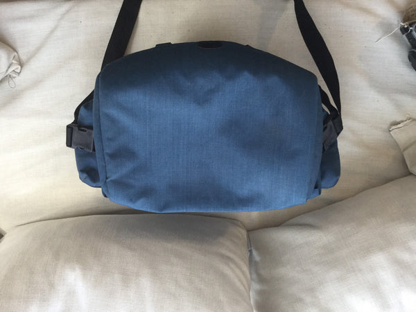 Fantastic large blue vintage camera bag. Excellent Storage space for the advanced photographer. Great for photo shoots. - RewindCameras quality vintage cameras, fully tested and serviced