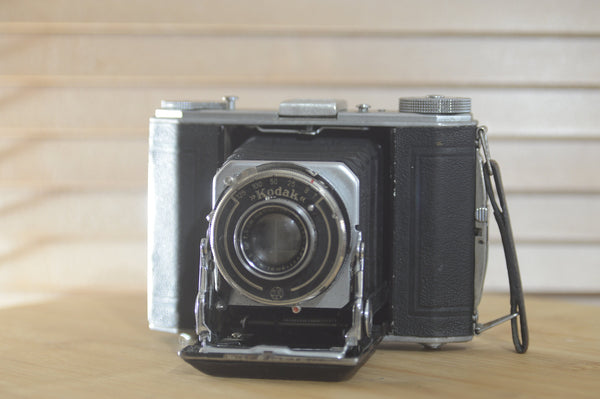 Kodak Duo 620 Folding camera with 7.5cm f/4.5 Kodak Anastigmat lens. Gorgeous design with real character. - RewindCameras quality vintage cameras, fully tested and serviced